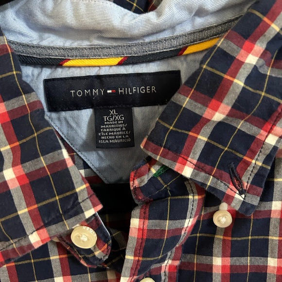 Tommy Hilfiger button down shirt - Picture 2 of 2